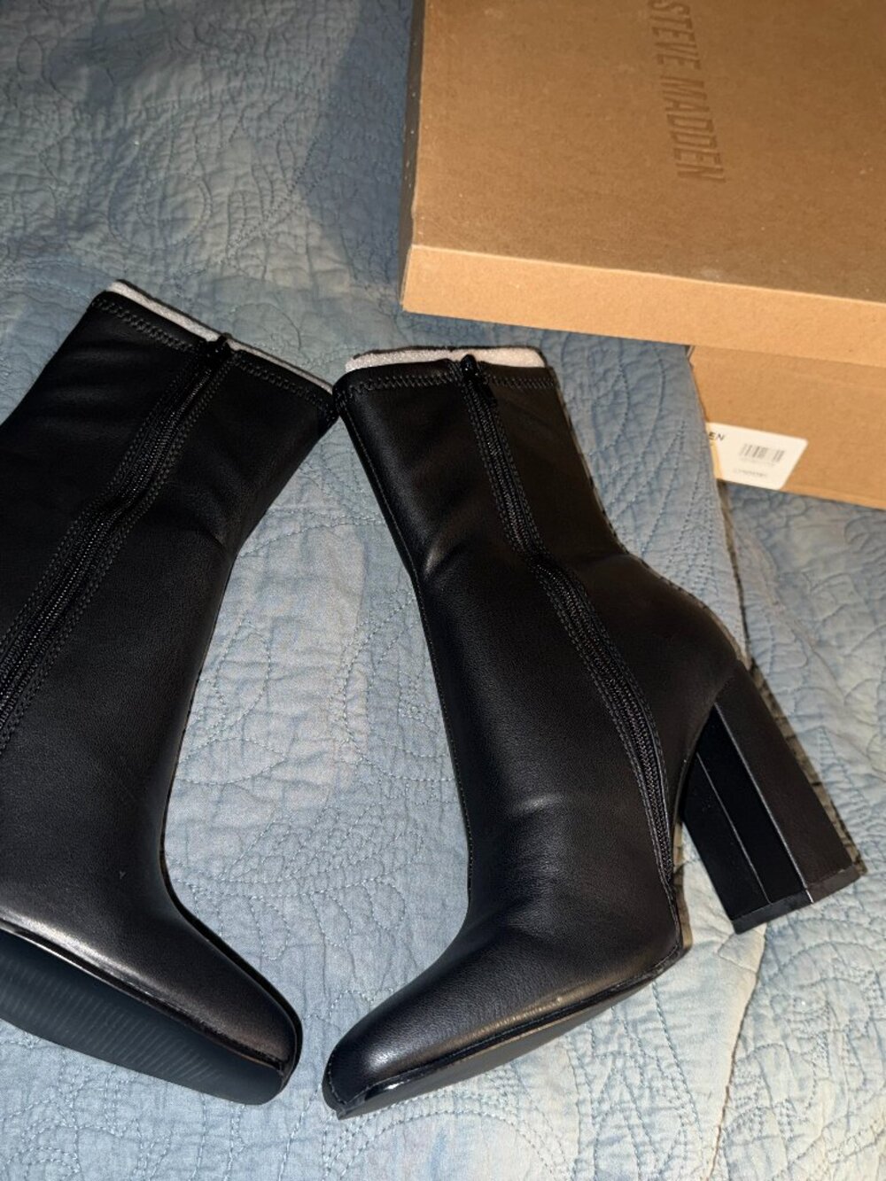 NIB Lynden Steve Madden Platform Ankle Boots